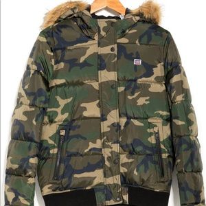 NWT Levi’s, Faux Fur trim snorkel bomber